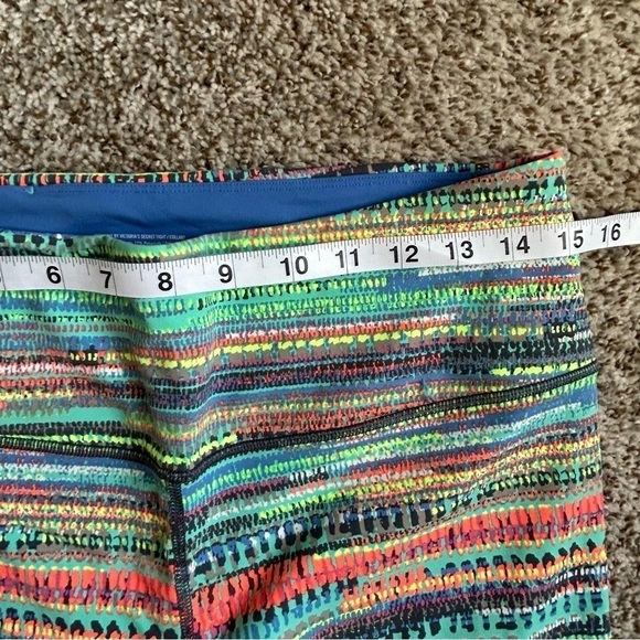 Victoria Secret Knockout Colorful Multi Color Stripe Leggings Workout Large - Picture 5 of 8